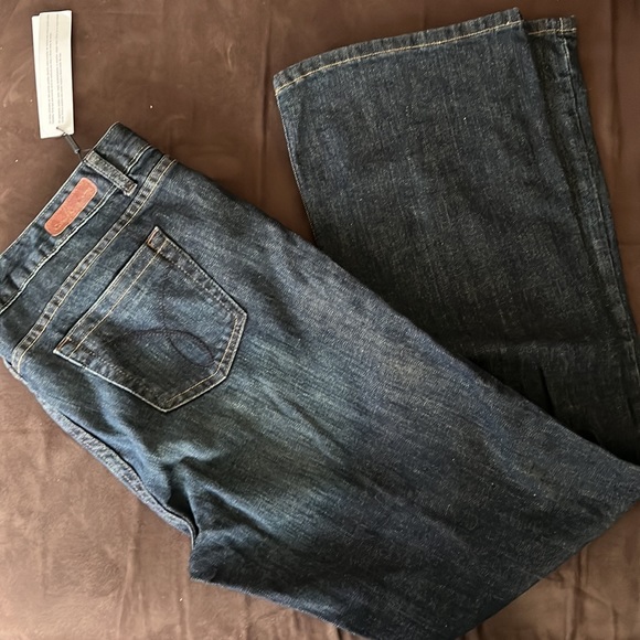 Woman’s Calvin Klein bootcut jeans - Picture 2 of 4